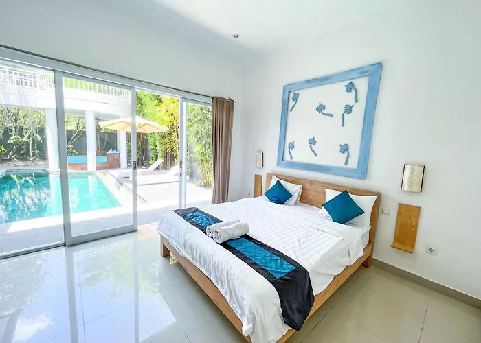 Sunset Escape Villa, Steps From Villa