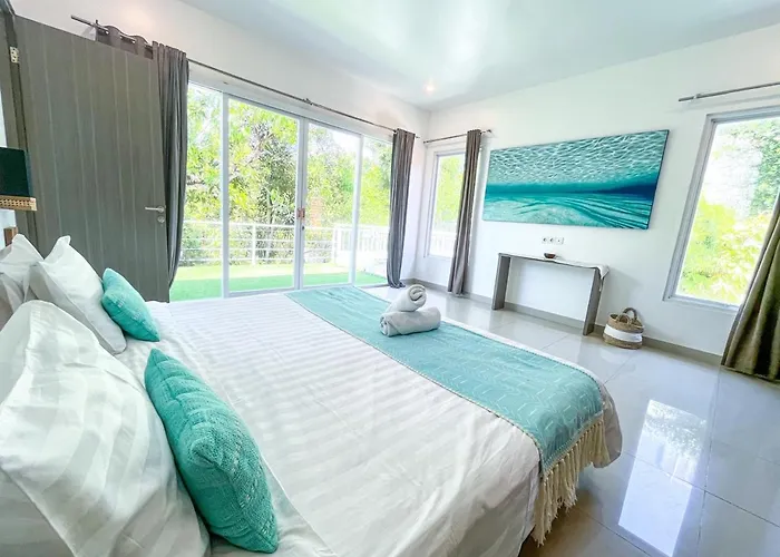 Sunset Escape Villa, Steps From * سمينياك